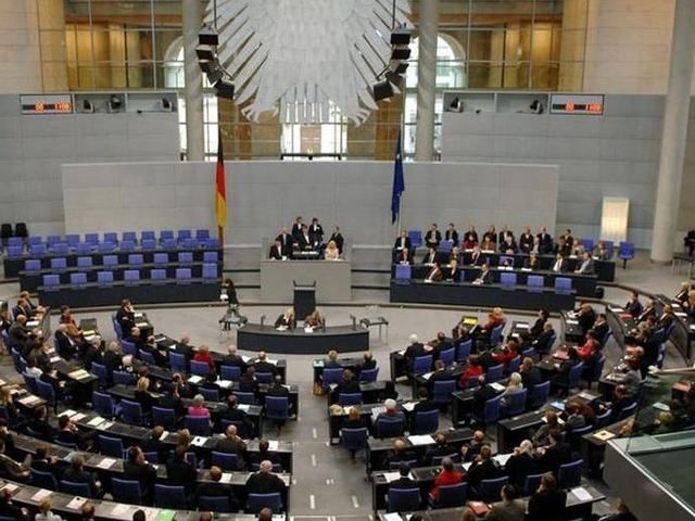 Правительство Германии хочет наказывать депутатов, которые "сливают" информацию журналистам