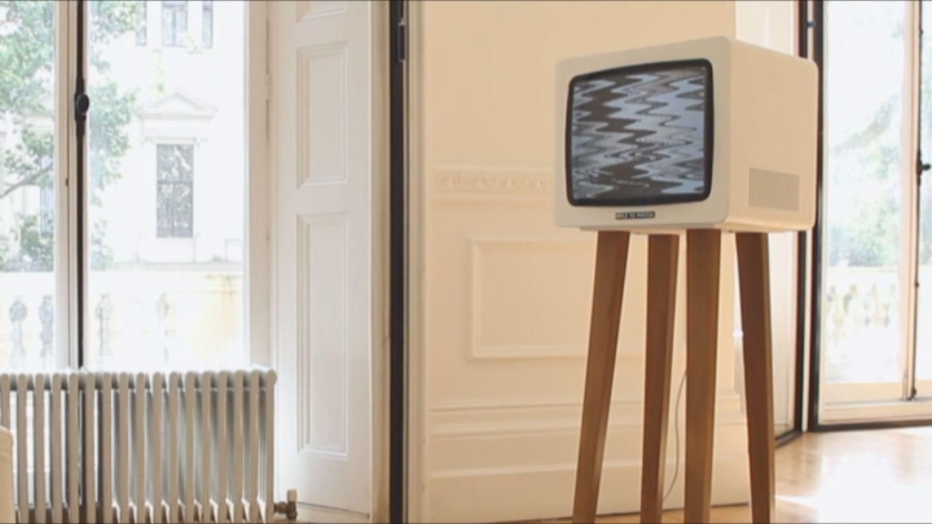 Британський винахідник розробив Smile-TV Британський винахідник розробив Smile-TV