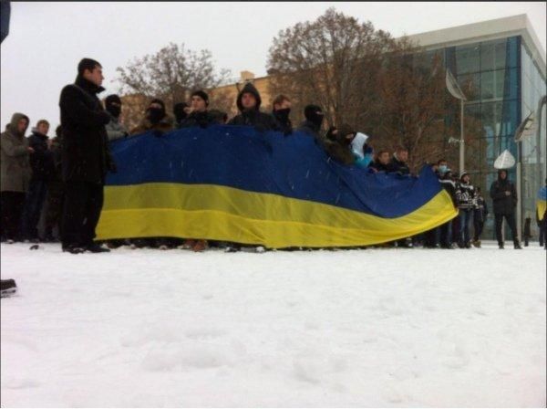 Харківський Євромайдан вимагає від Порошенка забезпечити оборону області