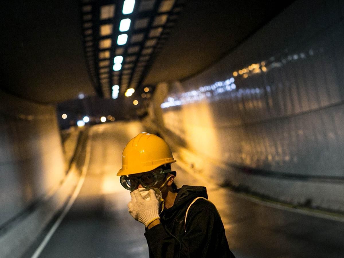 Новые столкновения демонстрантов с полицией в Гонконге: арестованы 40 человек