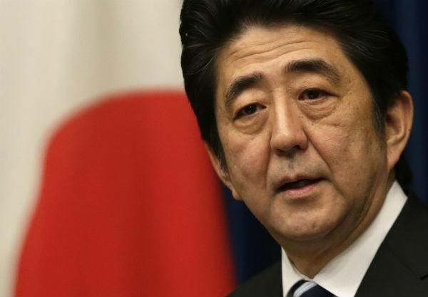 Премьер Японии хочет помириться с Россией