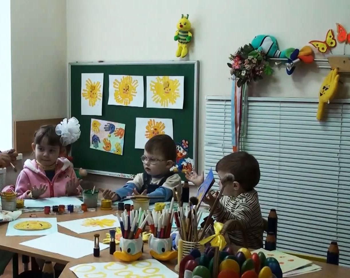 Малюки із Житомирського дитбудинку підтримують військових в АТО