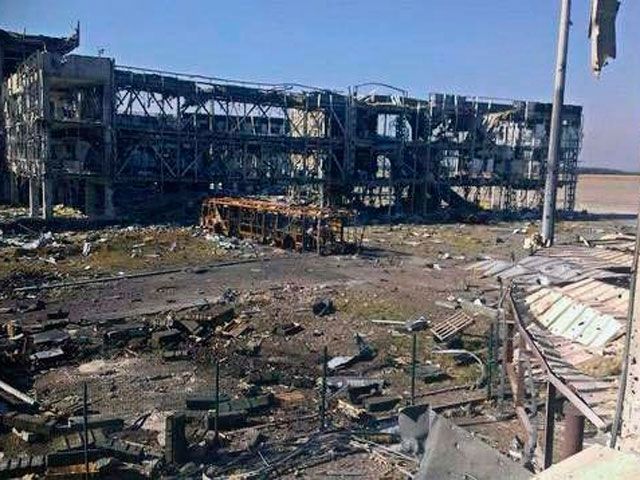 Террористы возобновили атаки на аэропорт Донецка