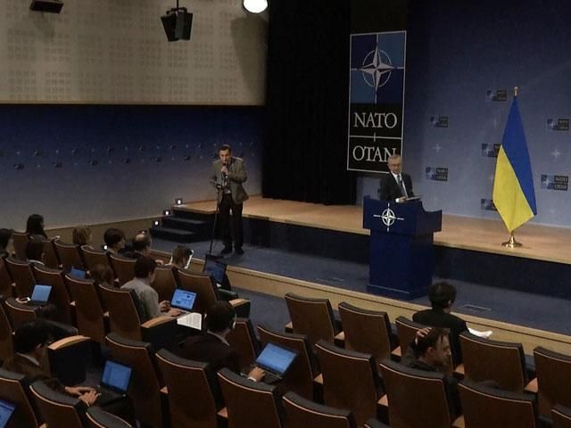 Україна відмовляється від позаблоковості, НАТО фінансово допоможе країні Україна відмовляється від позаблоковості, НАТО фінансово допоможе країні