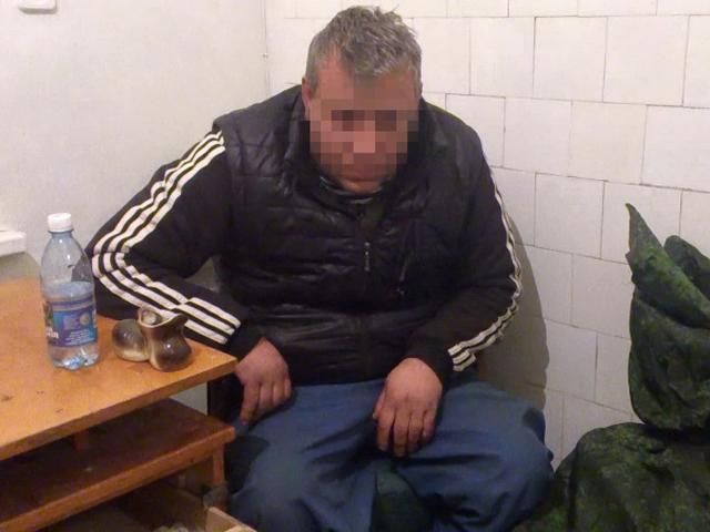 СБУ затримала бойовика, який пройшов спеціальну підготовку в Росії СБУ затримала бойовика, який пройшов спеціальну підготовку в Росії