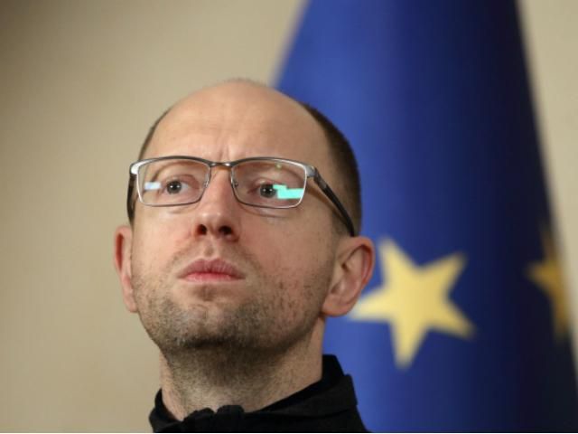 Яценюк обіцяє, що Кабмін представить у Раді програму своїх дій до кінця тижня Яценюк обіцяє, що Кабмін представить у Раді програму своїх дій до кінця тижня