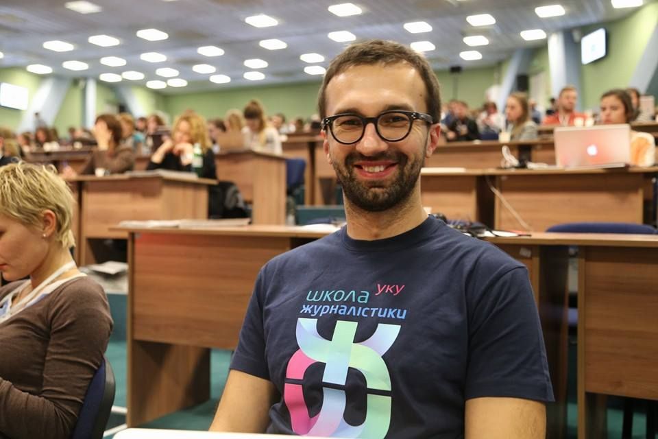 У Порошенка пропонують вигнати з парламенту кнопкодавів