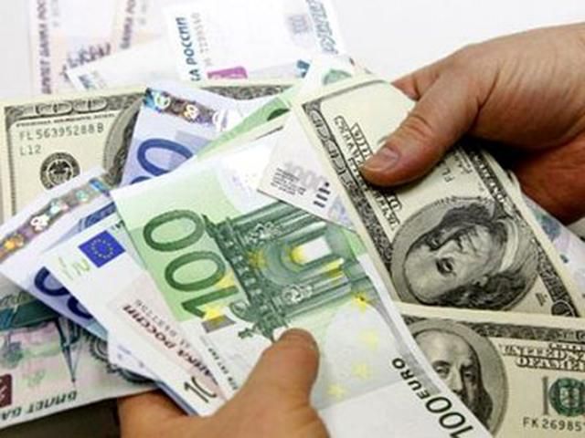 Доллар вырос и евро не изменился - курсы валют от НБУ