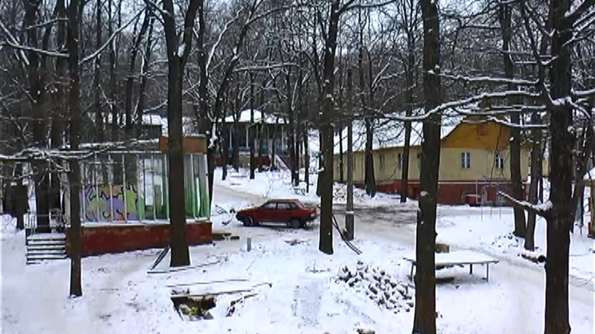 Переселенцы в Харькове мерзнут в летних домах Переселенцы в Харькове мерзнут в летних домах