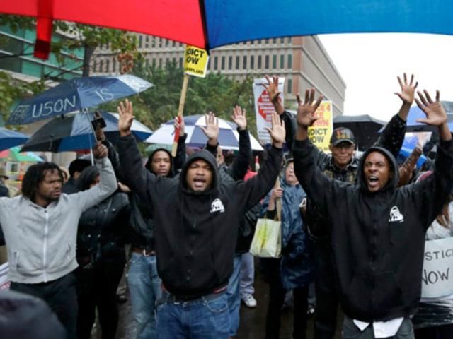 Афроамериканці у США піднімають акції протесту проти дій поліції