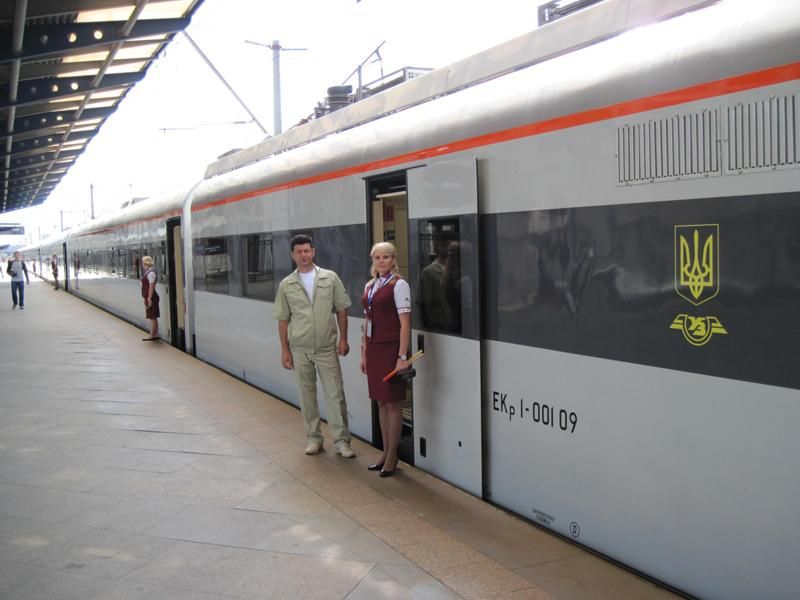 С 12 декабря начнет курсировать поезд Интерсити+Киев - Кривой Рог