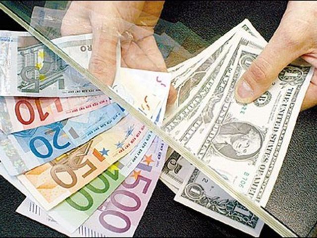 Долар та євро підвищилися — курси валют від Нацбанку
