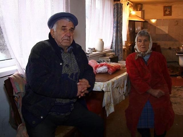 На Львівщині стареньке подружжя віддало пенсію на армію