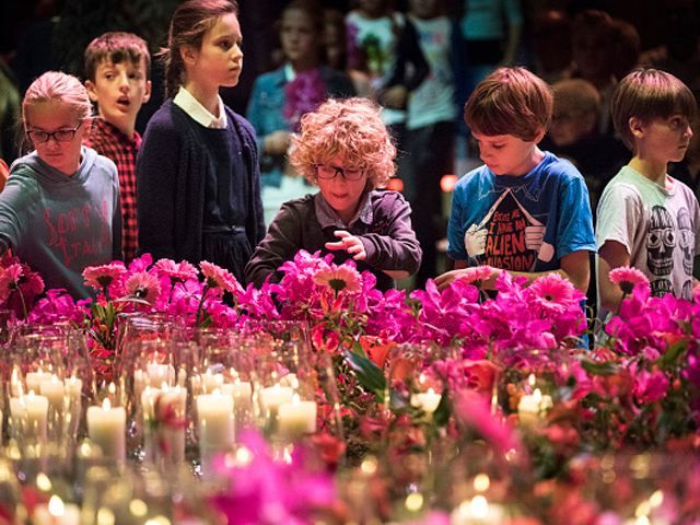 Шість тіл зі збитого Boeing 777 досі не ідентифіковані Шість тіл зі збитого Boeing 777 досі не ідентифіковані