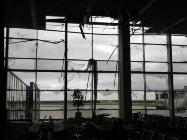 Боевики сегодня безуспешно атаковали донецкий аэропорт, — пресс-центр АТО