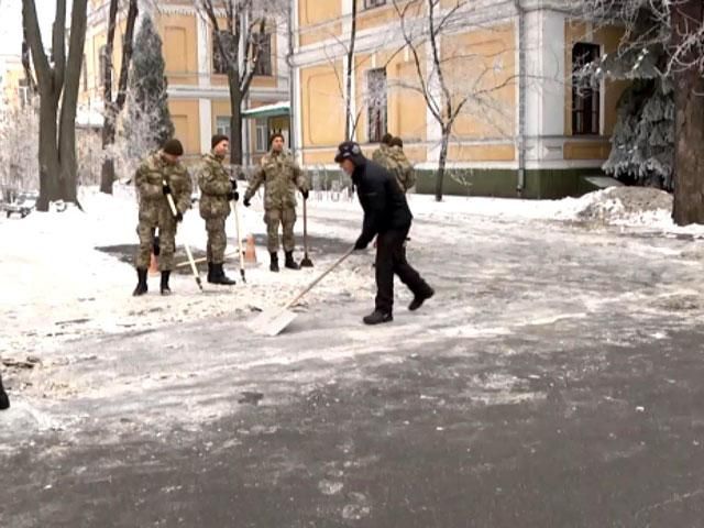 В Киевском военном госпитале — субботник
