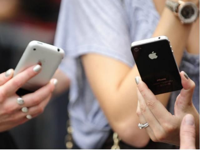 Apple готовит iPhone 6 для "женских рук", — СМИ