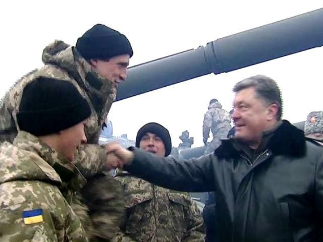 Президент передал военным 100 единиц техники Президент передал военным 100 единиц техники