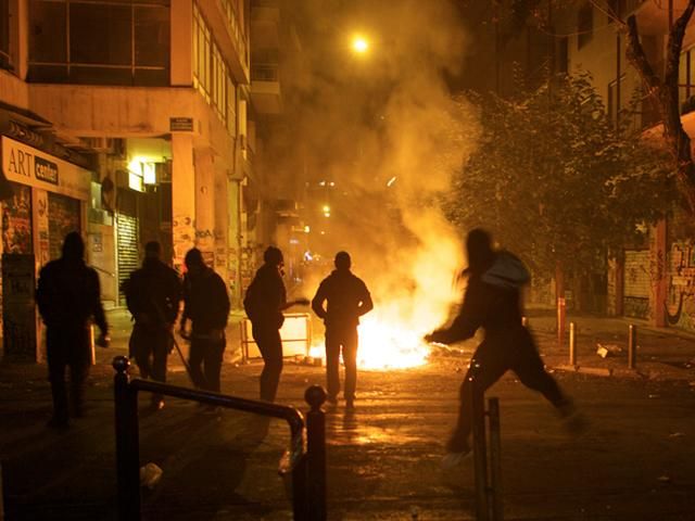 Заворушення в Афінах: поліція жорстко розігнала акцію протесту (Фото) Заворушення в Афінах: поліція жорстко розігнала акцію протесту (Фото)