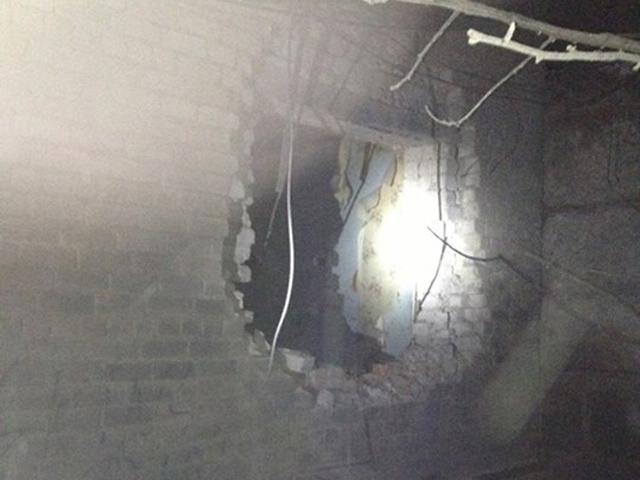 В результате взрыва в отделении милиции в Авдеевке пострадали 2 правоохранителя В результате взрыва в отделении милиции в Авдеевке пострадали 2 правоохранителя