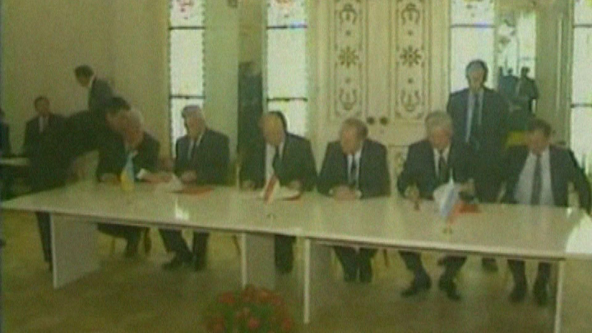 День в історії. 23 роки тому створено СНД День в історії. 23 роки тому створено СНД