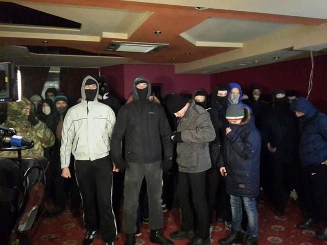 В Киеве неизвестные разгромили казино (Фото) В Киеве неизвестные разгромили казино (Фото)