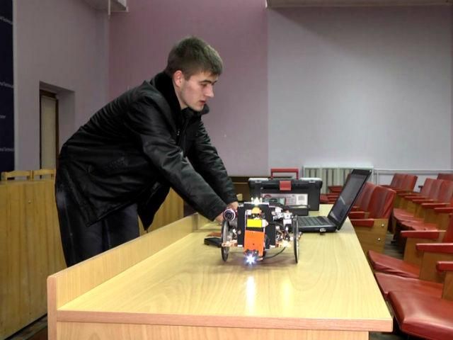 Студент створив робота-розвідника для зони АТО