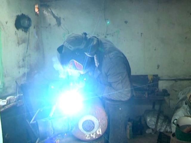 Волонтеры наладили серийное производство портативных буржуек Волонтеры наладили серийное производство портативных буржуек