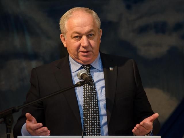 Три райадміністрації Донеччини будуть переведені на території, підконтрольні українській владі Три райадміністрації Донеччини будуть переведені на території, підконтрольні українській владі