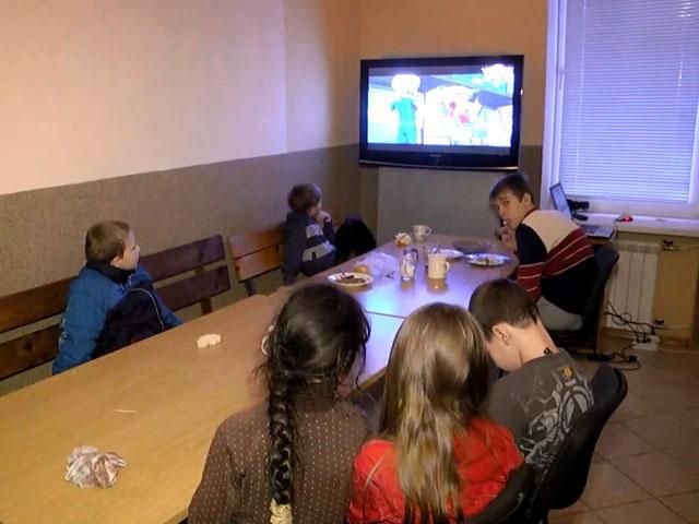 В маленькому будинку під Києвом живе 180 переселенців В маленькому будинку під Києвом живе 180 переселенців