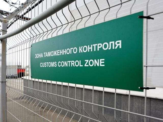 Беларусь возобновила таможенный контроль на границе с РФ