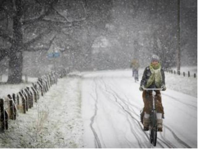 Прогноз погоди на 9 грудня: в Україні очікується мокрий сніг та ожеледиця Прогноз погоди на 9 грудня: в Україні очікується мокрий сніг та ожеледиця