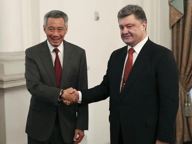 Порошенко начал встречу с премьером Сингапура Порошенко начал встречу с премьером Сингапура