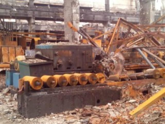 В Луганской области боевики вывозят оборудование с уникального завода В Луганской области боевики вывозят оборудование с уникального завода