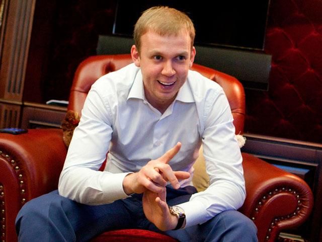 Німеччина досі не прикрила бізнесу Курченка і Азарова попри санкції, — ЗМІ Німеччина досі не прикрила бізнесу Курченка і Азарова попри санкції, — ЗМІ