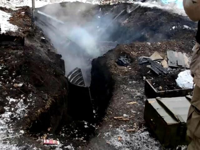 Міна бойовиків повністю зруйнувала український бліндаж Міна бойовиків повністю зруйнувала український бліндаж