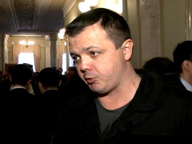 Добровольческие батальоны должны полностью перекрыть границу с РФ, — Семенченко Добровольческие батальоны должны полностью перекрыть границу с РФ, — Семенченко