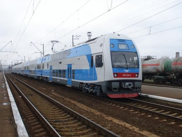 Укрзалізниця призначила 12 додаткових потягів на зимові свята Укрзалізниця призначила 12 додаткових потягів на зимові свята