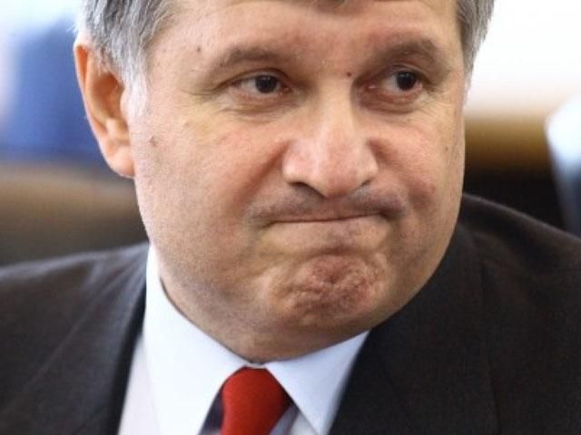 На очах в Авакова, Наливайченка і Яреми у журналістки вкрали планшет На очах в Авакова, Наливайченка і Яреми у журналістки вкрали планшет