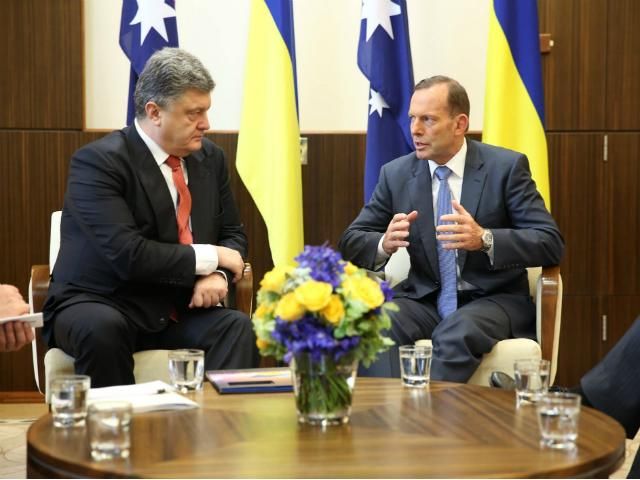 Порошенко требует от России закрыть границу на востоке Украины Порошенко требует от России закрыть границу на востоке Украины
