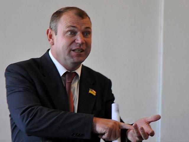 "Народний фронт" обіцяє покарати Бриченка за "кнопкодавство" "Народний фронт" обіцяє покарати Бриченка за "кнопкодавство"