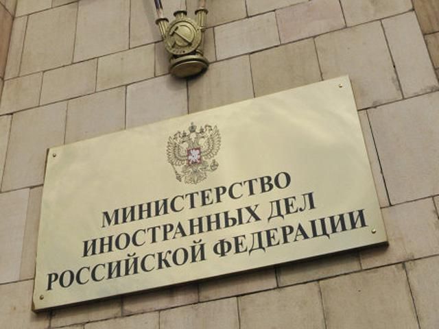 Войска не выведем, границу не закроем, — в РФ ответили Порошенко