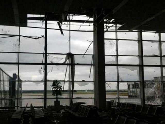 Сегодня боевики дважды обстреляли "киборгов" Сегодня боевики дважды обстреляли "киборгов"