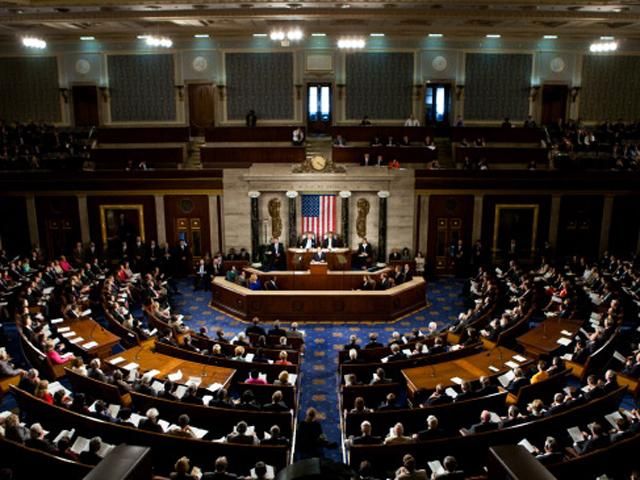 Сенат США ухвалив надання Україні зброї