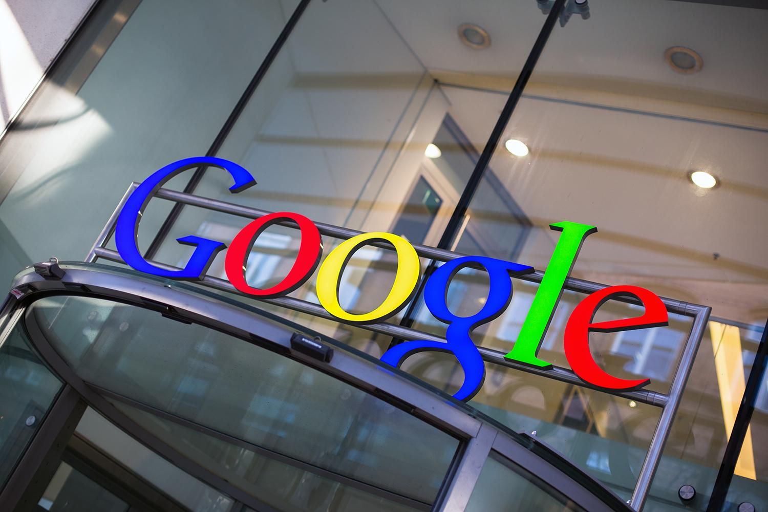 Google закриває технічний відділ в Росії