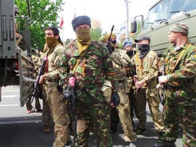 После потерь под Донецким аэропортом террористы доукомплектовывают свои группы, — ИС