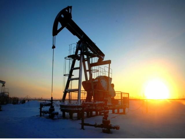 Нафта продовжує дешевшати: вартість Brent опустилася до 62,8 доларів за барель