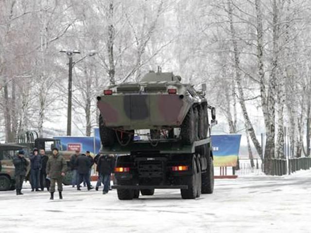 Нацгвардія отримала 5 вантажівок з автонавантажувачами (Фото) Нацгвардія отримала 5 вантажівок з автонавантажувачами (Фото)