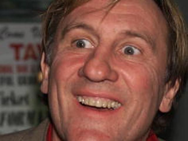 Депардье в Африке убил и съел двух львов Депардье в Африке убил и съел двух львов