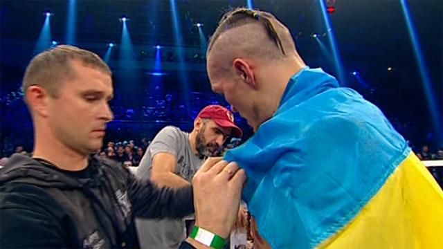 Бокс. Усик нокаутом переміг Вентера (Фото. Відео) Бокс. Усик нокаутом переміг Вентера (Фото. Відео)